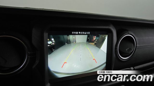 Jeep Wrangler 2019 — photo 15