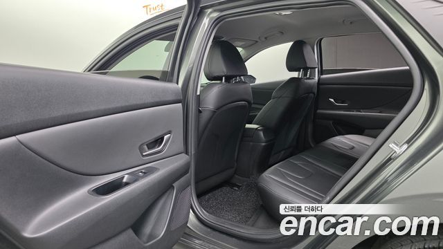 Hyundai AVANTE 2021 — photo 18