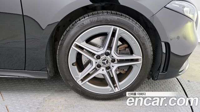Mercedes-Benz A-Class 2020 — photo 5