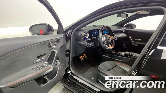 Mercedes-Benz A-Class 2020 — photo 10