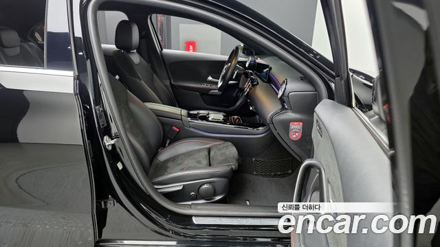 Mercedes-Benz A-Class 2020 — photo 11