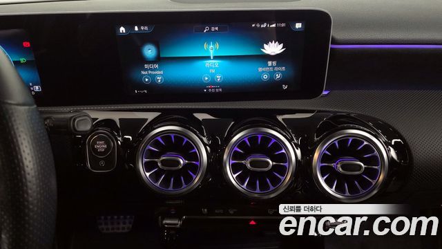 Mercedes-Benz A-Class 2020 — photo 14