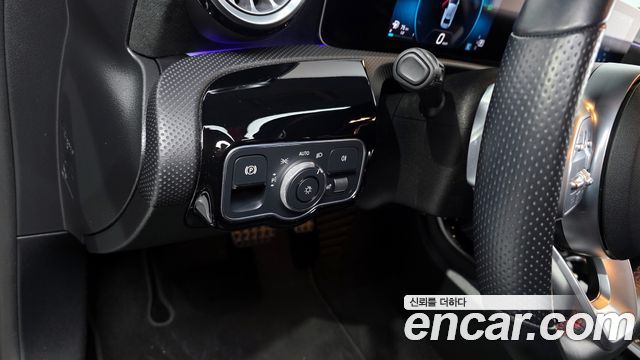 Mercedes-Benz A-Class 2020 — photo 17