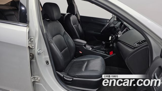 Kia K7 2011 — photo 12