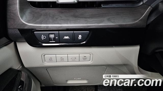 Kia Canival 2021 — photo 17