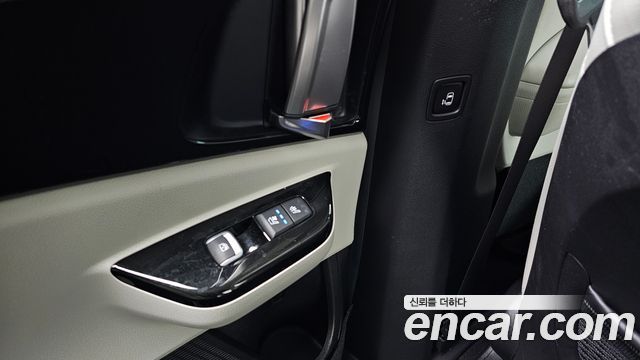 Kia Canival 2021 — photo 19