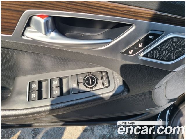 Genesis G80 2019 — photo 12