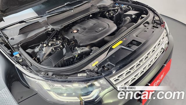 Land Rover Discovery 2019 — photo 6