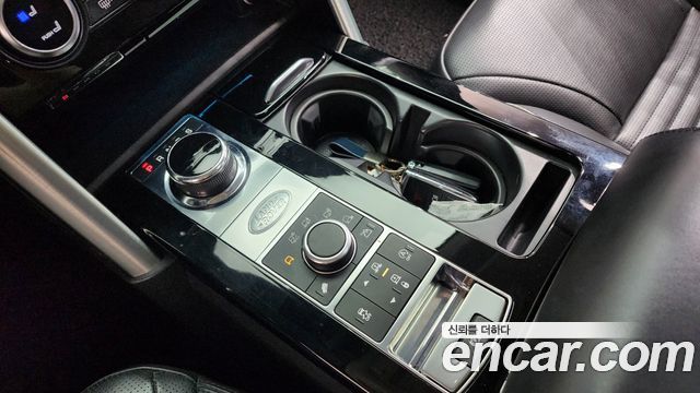 Land Rover Discovery 2019 — photo 9