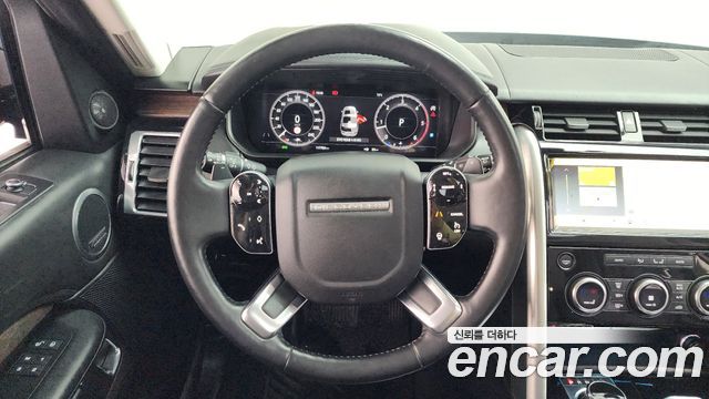 Land Rover Discovery 2019 — photo 13
