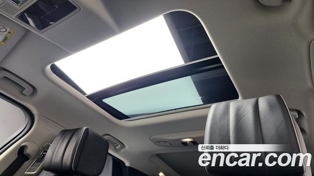 Land Rover Discovery 2019 — photo 19