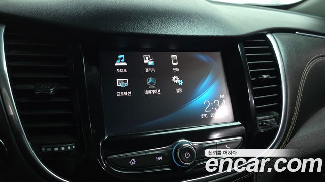 Chevrolet Korea Trax 2018 — photo 14
