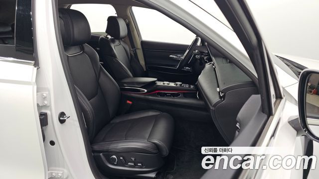 Genesis GV70 2023 — photo 11