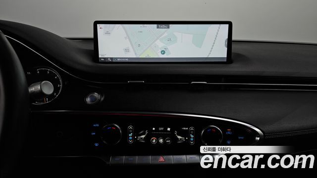 Genesis GV70 2023 — photo 15
