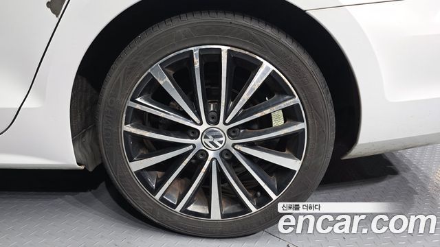 Volkswagen Jetta 2016 — photo 5