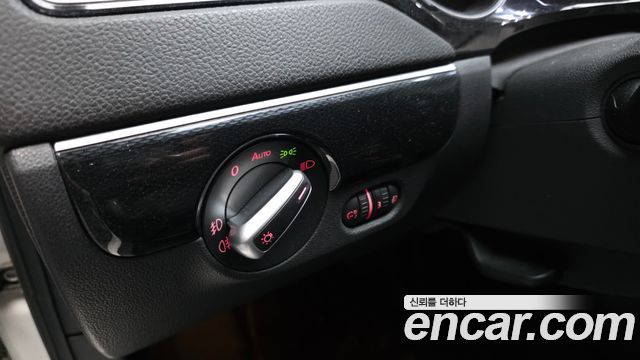 Volkswagen Jetta 2016 — photo 18