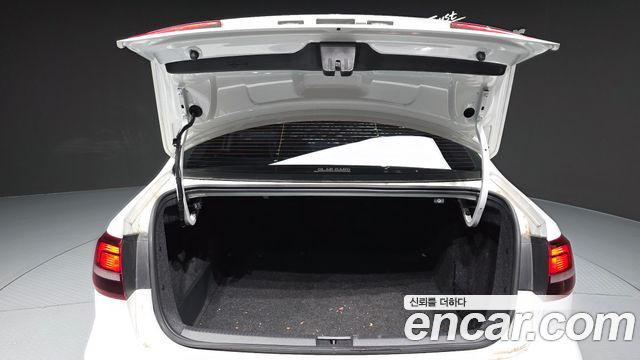 Volkswagen Jetta 2016 — photo 20