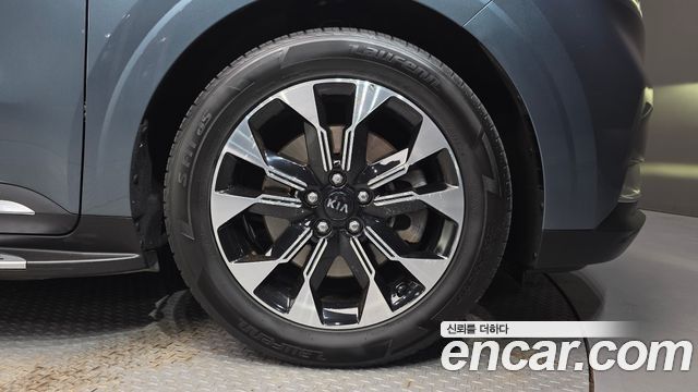 Kia Canival 2021 — photo 5
