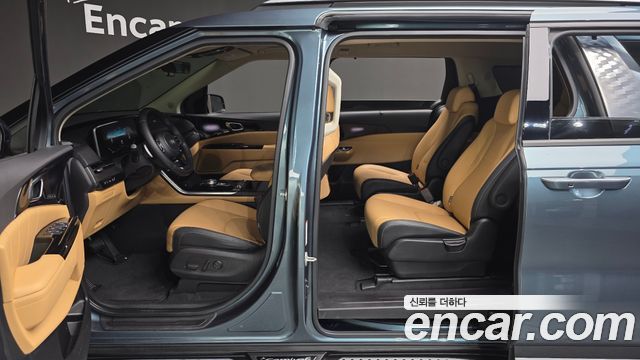 Kia Canival 2021 — photo 17