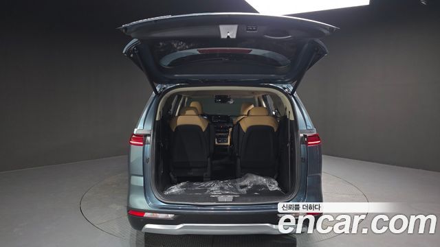Kia Canival 2021 — photo 20