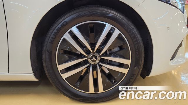 Mercedes-Benz A-Class 2021 — photo 5