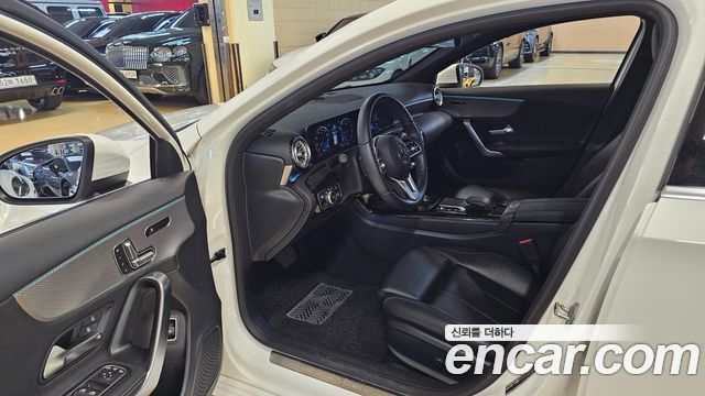 Mercedes-Benz A-Class 2021 — photo 10