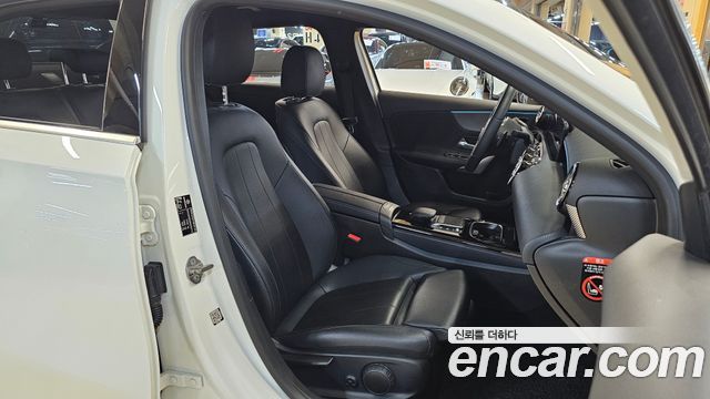Mercedes-Benz A-Class 2021 — photo 11