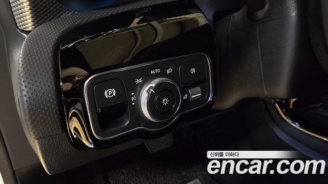 Mercedes-Benz A-Class 2021 — photo 14