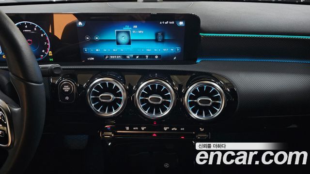Mercedes-Benz A-Class 2021 — photo 18