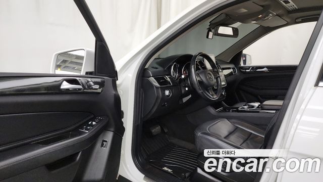 Mercedes-Benz GLE-Class 2016 — photo 10