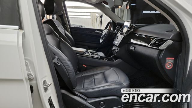 Mercedes-Benz GLE-Class 2016 — photo 11