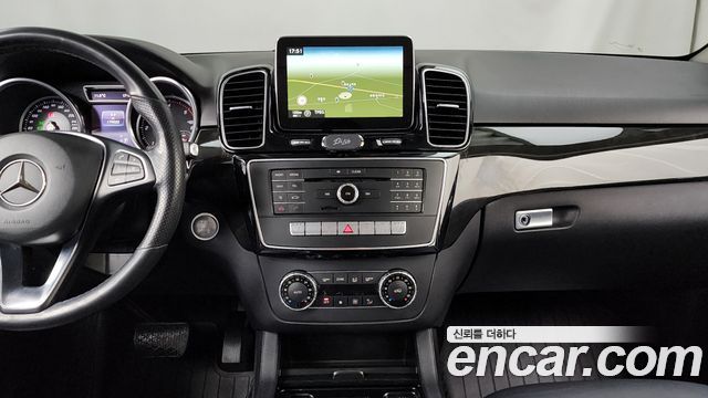 Mercedes-Benz GLE-Class 2016 — photo 14