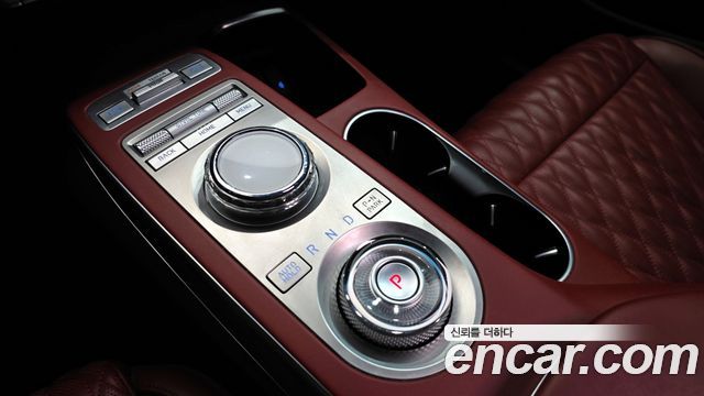 Genesis GV70 2022 — photo 9