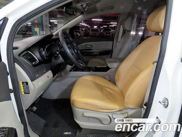 Kia Canival 2017 — photo 7