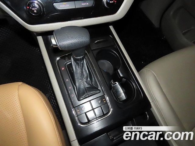 Kia Canival 2017 — photo 9