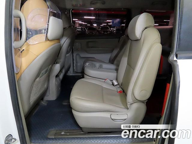 Kia Canival 2017 — photo 10
