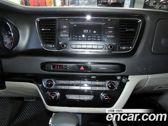 Kia Canival 2017 — photo 12