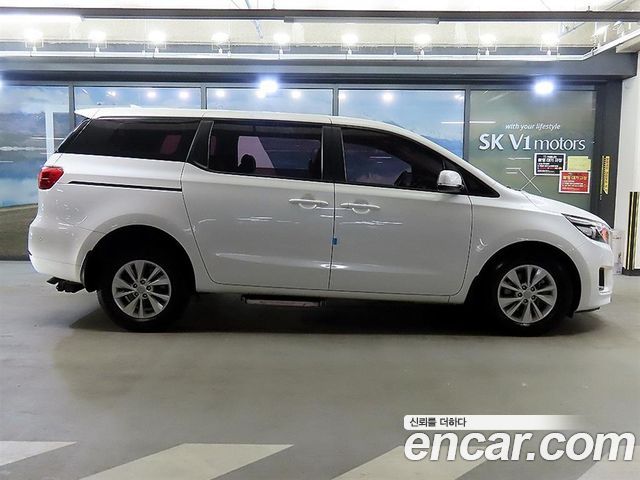 Kia Canival 2017 — photo 19