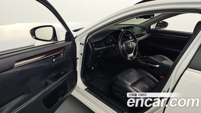 Lexus ES 2014 — photo 11