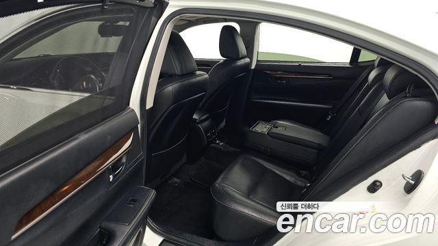 Lexus ES 2014 — photo 12