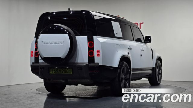 Land Rover Defender 2024 — photo 2
