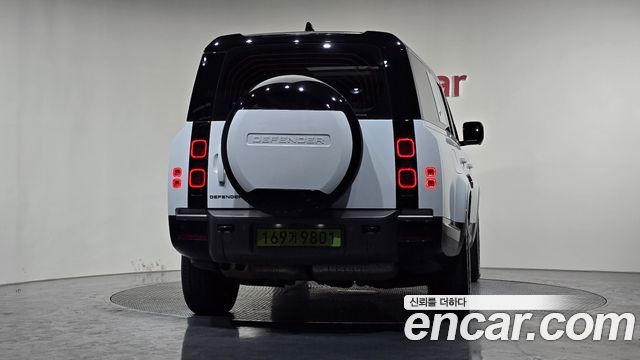 Land Rover Defender 2024 — photo 4