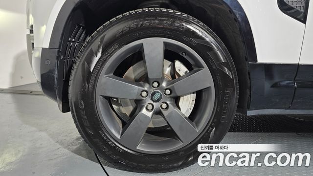 Land Rover Defender 2024 — photo 5