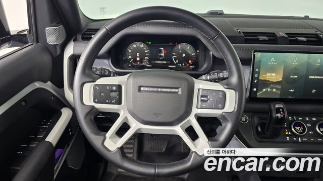 Land Rover Defender 2024 — photo 13