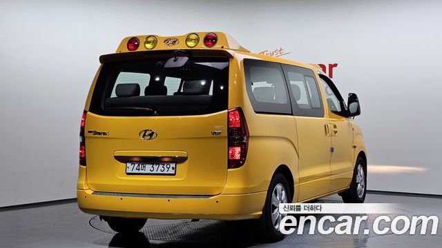 Hyundai Starex 2019 — photo 2