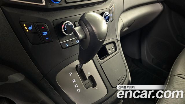 Hyundai Starex 2019 — photo 9