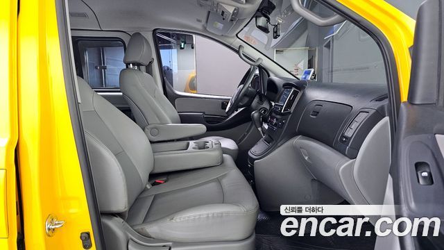 Hyundai Starex 2019 — photo 10