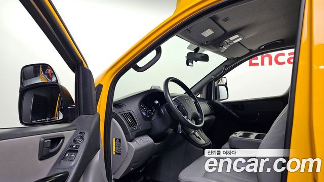 Hyundai Starex 2019 — photo 11