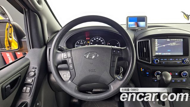 Hyundai Starex 2019 — photo 13