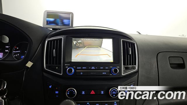 Hyundai Starex 2019 — photo 17
